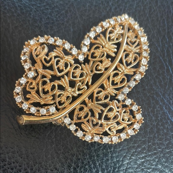 Vintage Kramer Elegant Gold Tone and Clear Crystals Brooch - Picture 1 of 5